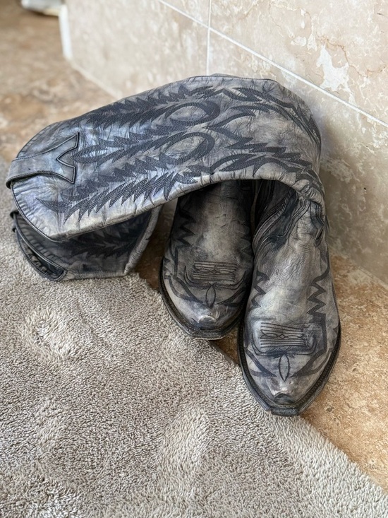 Shoes - Old Gringo Gray Distressed Embroidered Cowboy Boots